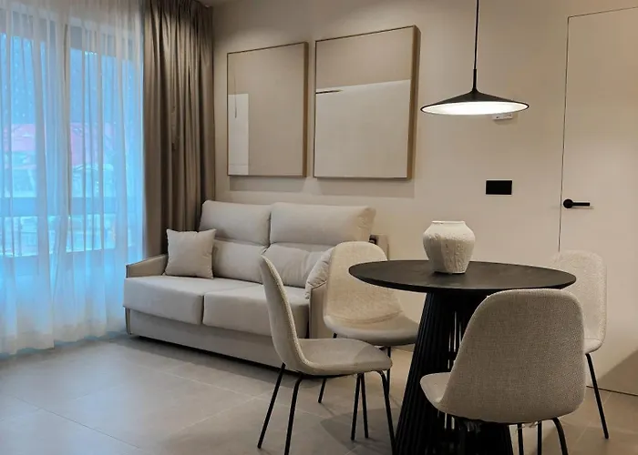 Limehome Juan Antonio Zunzunegui Apartahotel 3*