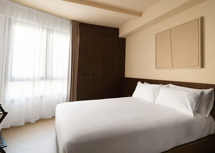 Limehome Juan Antonio Zunzunegui Aparthotel 4*