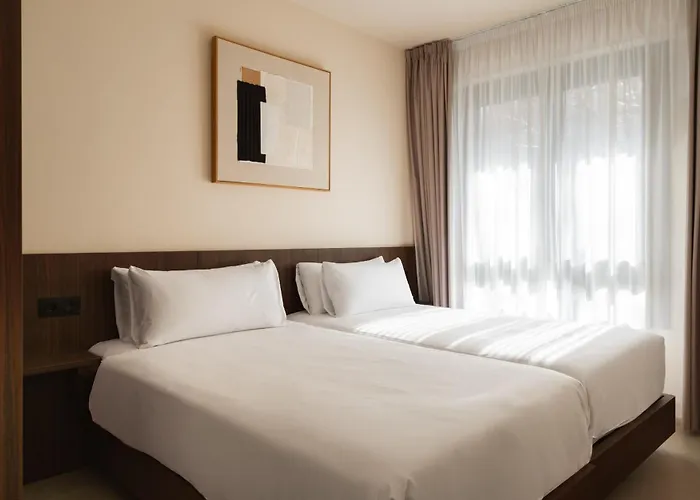 Limehome Juan Antonio Zunzunegui Aparthotel 4*